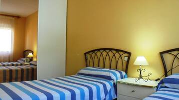 1 bedroom, bed sheets