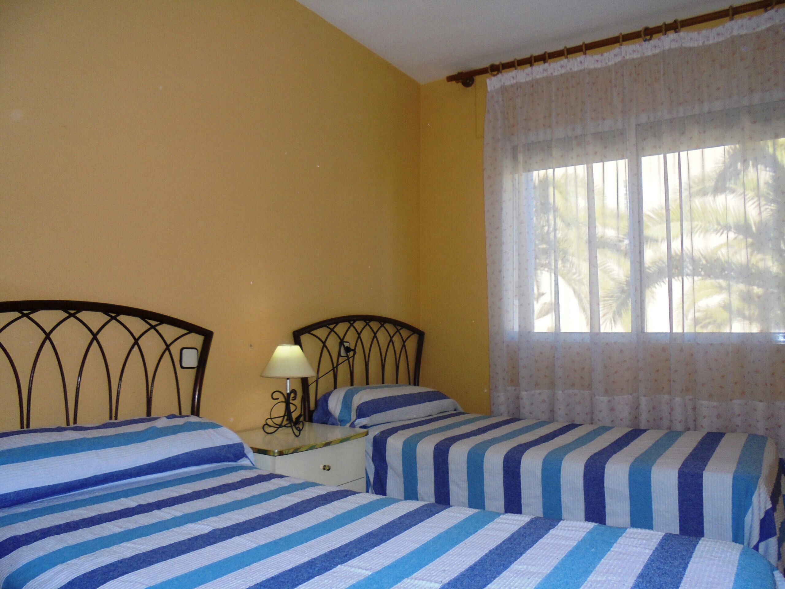 1 bedroom, bed sheets