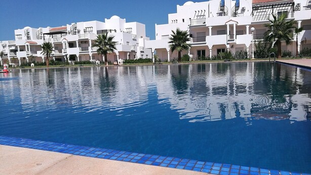 Pool - 2 Bed Flat - Sleeps 5 - Pets - Pool - Parking (Saidia)