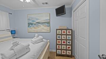 1 bedroom, iron/ironing board, WiFi, bed sheets