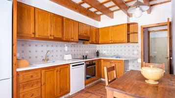 Refrigerador, microondas, horno y lavavajillas