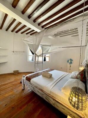 1 habitación, decoración personalizada y muebles diferentes 