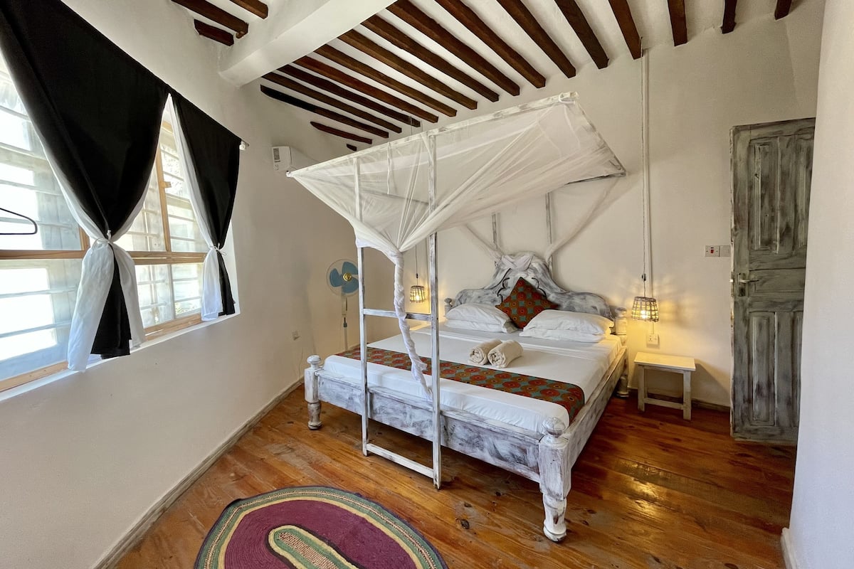 Standard Room | 1 bedroom, WiFi (free), individually decorated, individually furnished