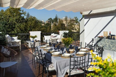 Villa Alfonso, Luxurious restored palace house next to Plaza de España.