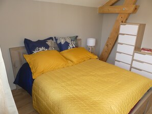 3 chambres, fer et planche à repasser, lit parapluie, Wi-Fi