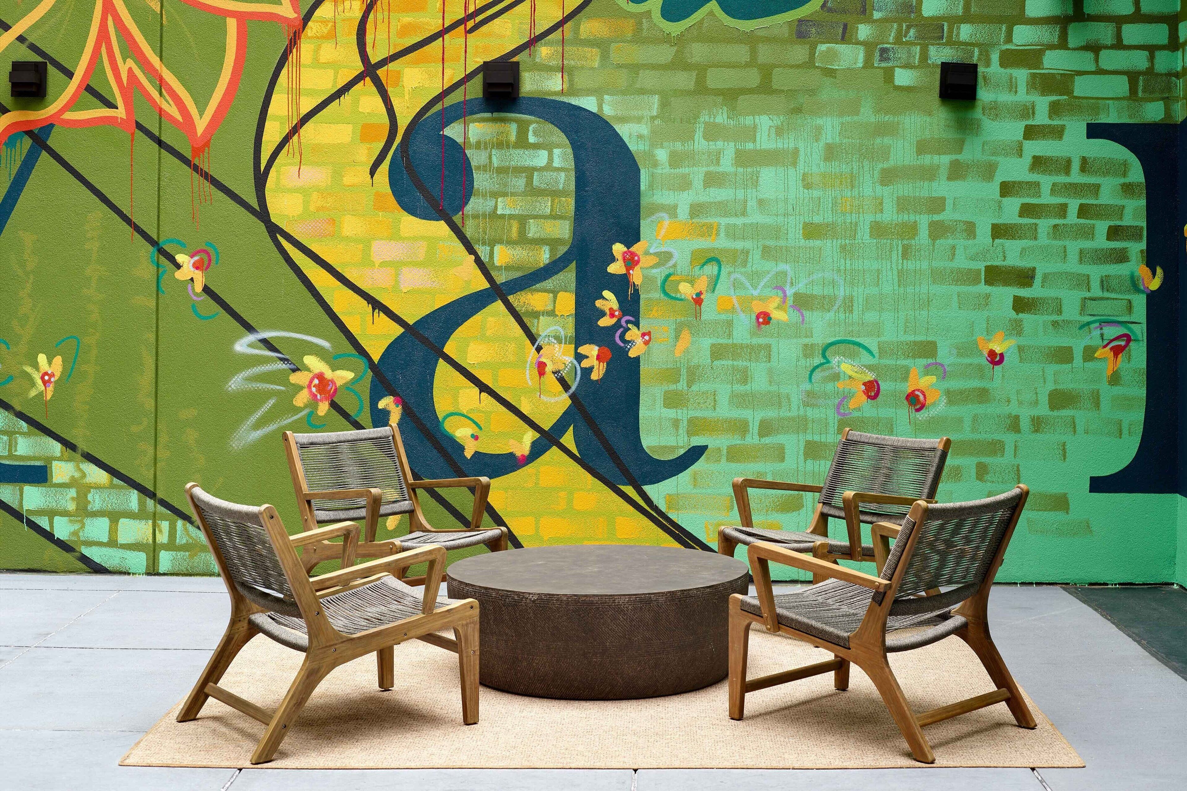 breakfast, lunch, dinner served; american cuisine