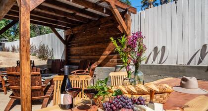 Fiorella Sofia-Vine Cottages-Just Minutes from the Heart of Downtown!