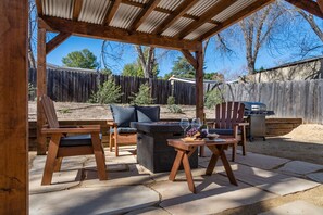 屋外ダイニングエリア