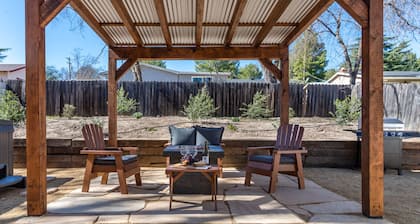 Revine Lago-Vine Cottages-Luxury Suite with Private Hot Tub and Fire pit!