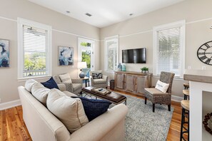 Smart TV, computer monitors