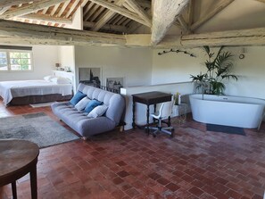 6 Schlafzimmer, Bügeleisen/Bügelbrett, kostenloses WLAN, Bettwäsche