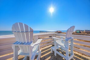 Property grounds - Premier Oceanfront Dog Friendly w/ Pool, Hot Tub, Elevator, Game and Media Rooms (Rodanthe)