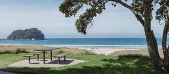 Coastal Studio Retreat – Walk to Beach & Downtown