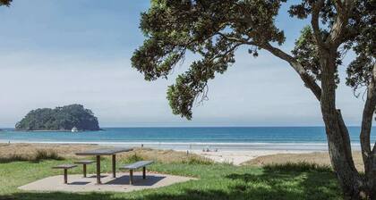 Coastal Studio Retreat – Walk to Beach & Downtown