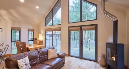 Host & Stay | Simon Howe Lodge