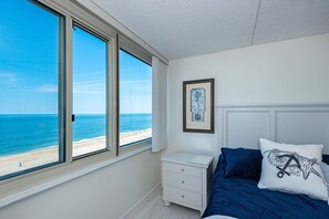 3 bedrooms, WiFi, bed sheets - Modern three bedroom condo in a beautiful, family friendly, ocean front building. Vacation at the Shore with Shoreline Properties. (Ocean City)