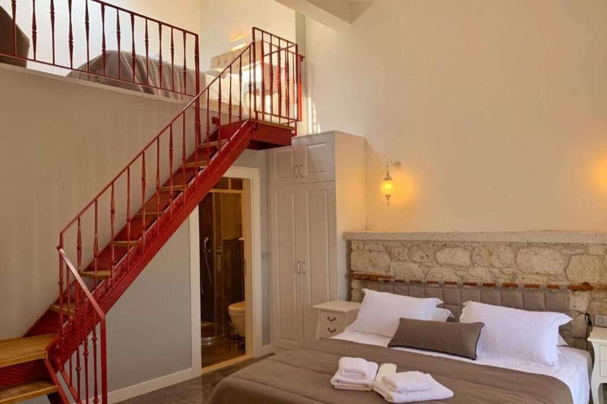 Luxury Quadruple Room | Hypo-allergenic bedding available, minibar, desk, WiFi (free)