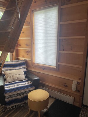 Interior - Tiny House Nestled Between Meaford & Thornbury (Meaford)