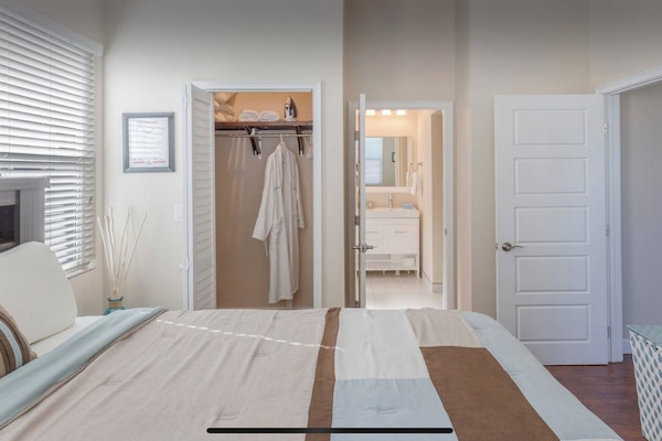 2 bedrooms, desk, iron/ironing board, travel crib