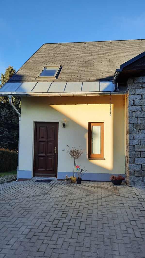 Exterior detail - Holiday home in the beautiful Ore Mountains (Sehmatal)