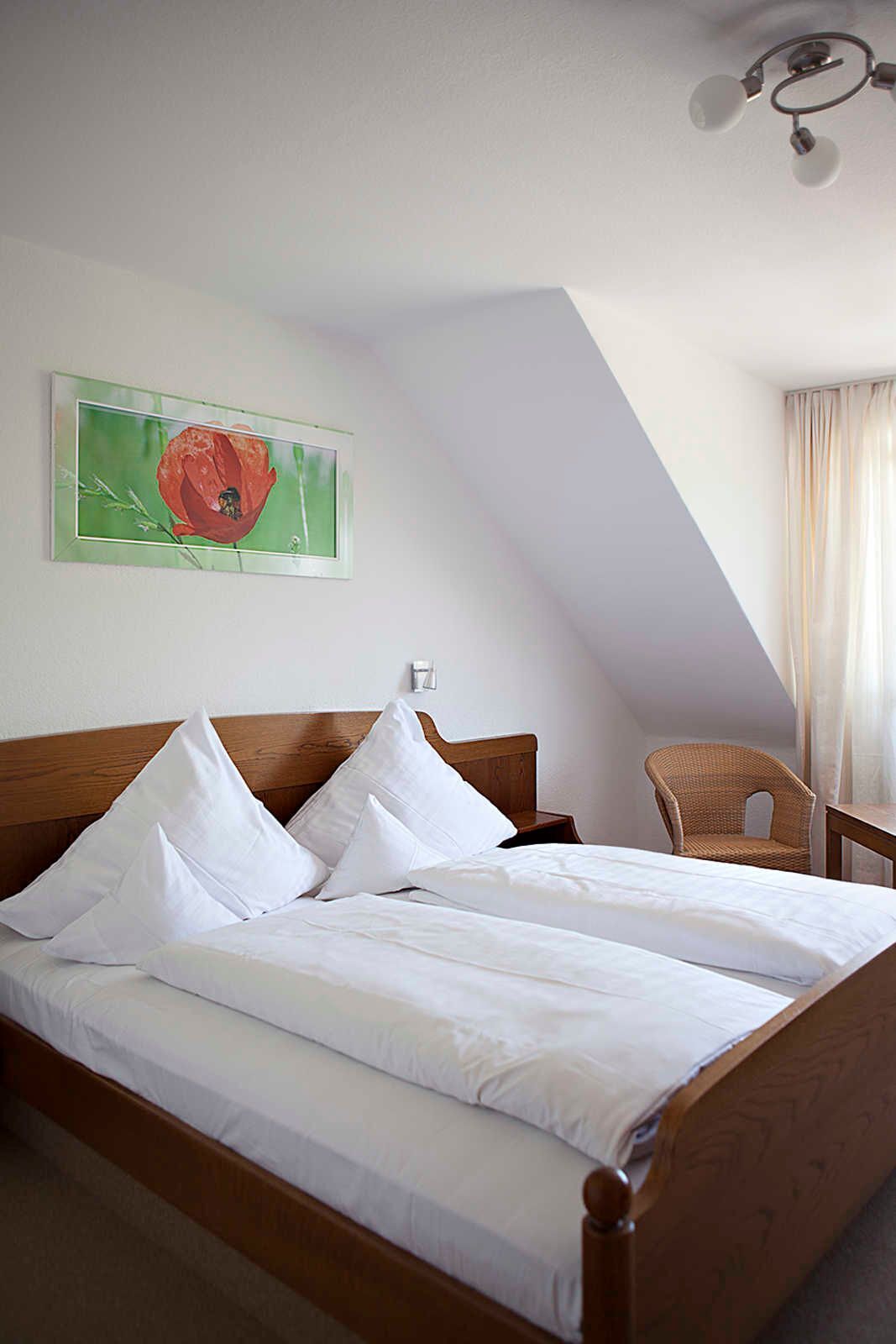 1 bedroom, desk, WiFi, bed sheets