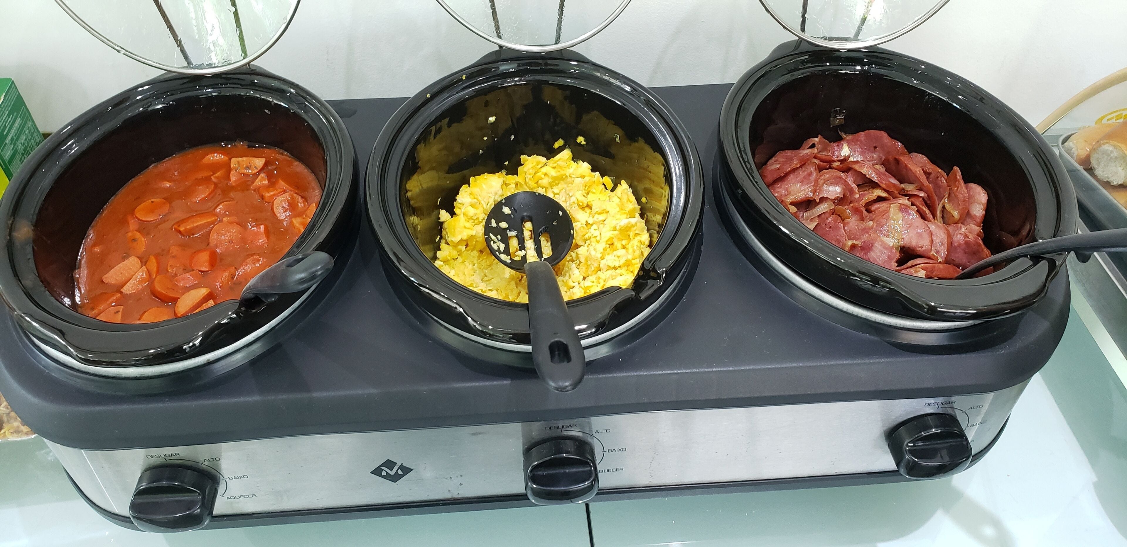 free daily full breakfast