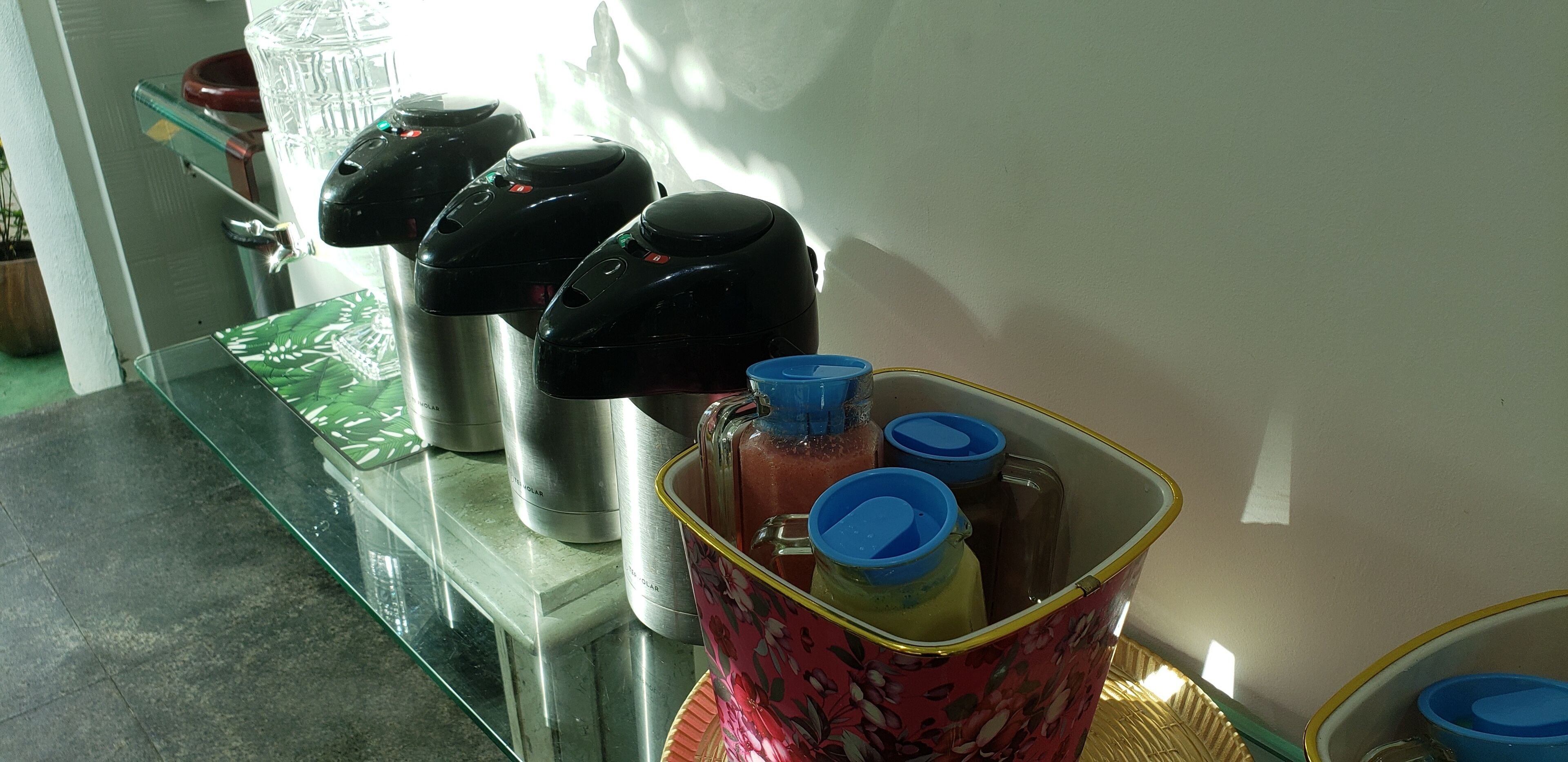 free daily full breakfast