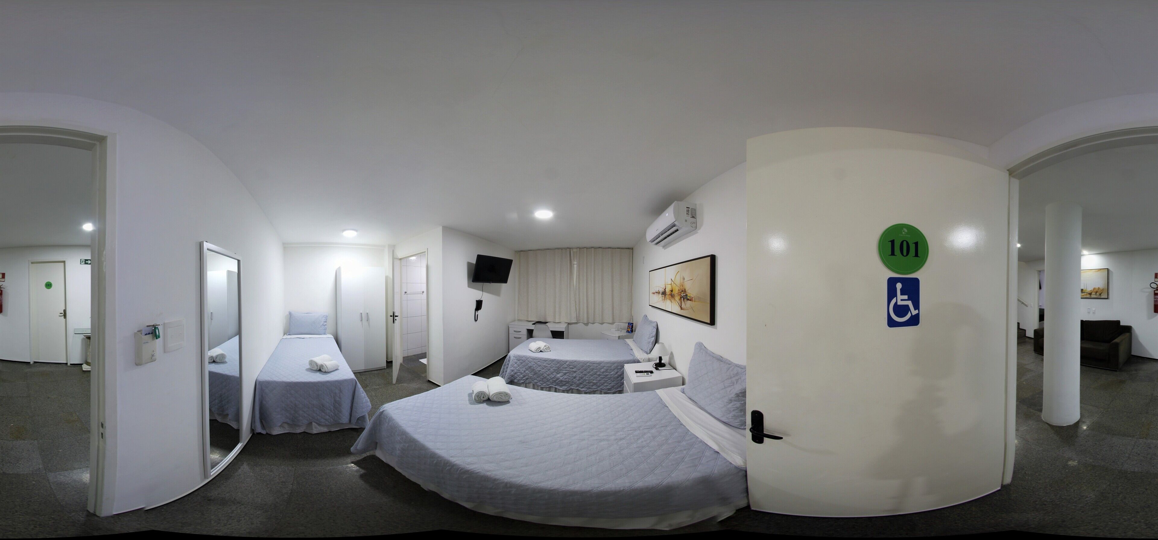 standard triple room | accessible bathroom