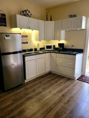 Fridge, microwave, oven, stovetop - Home Away From Home (Lutz)