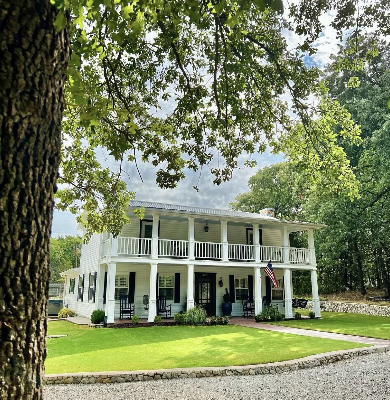 Southern Charm on 4 secluded acres! A short distance from DFW & Lake Texoma! 