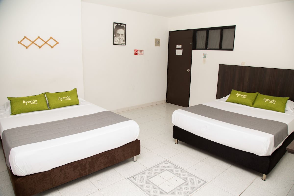 Quadruple Room | Hypo-allergenic bedding, desk, laptop workspace, free WiFi