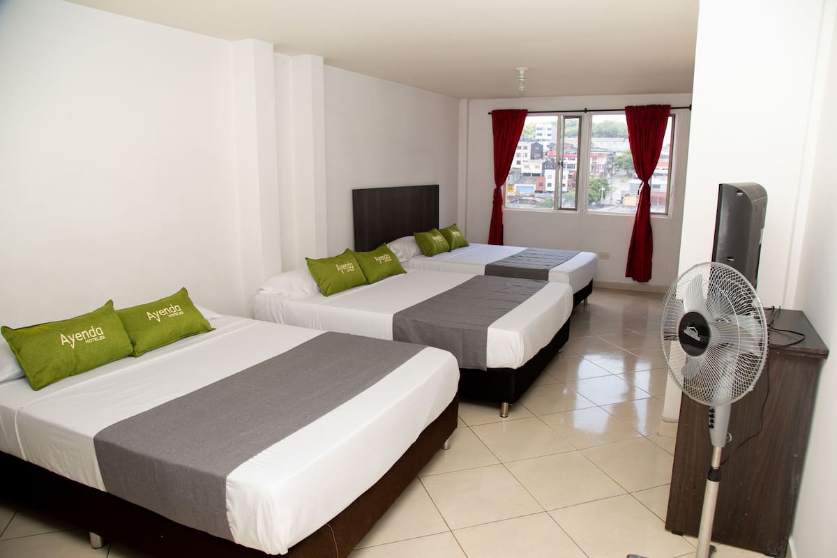 Family Room | Hypo-allergenic bedding, desk, laptop workspace, free WiFi