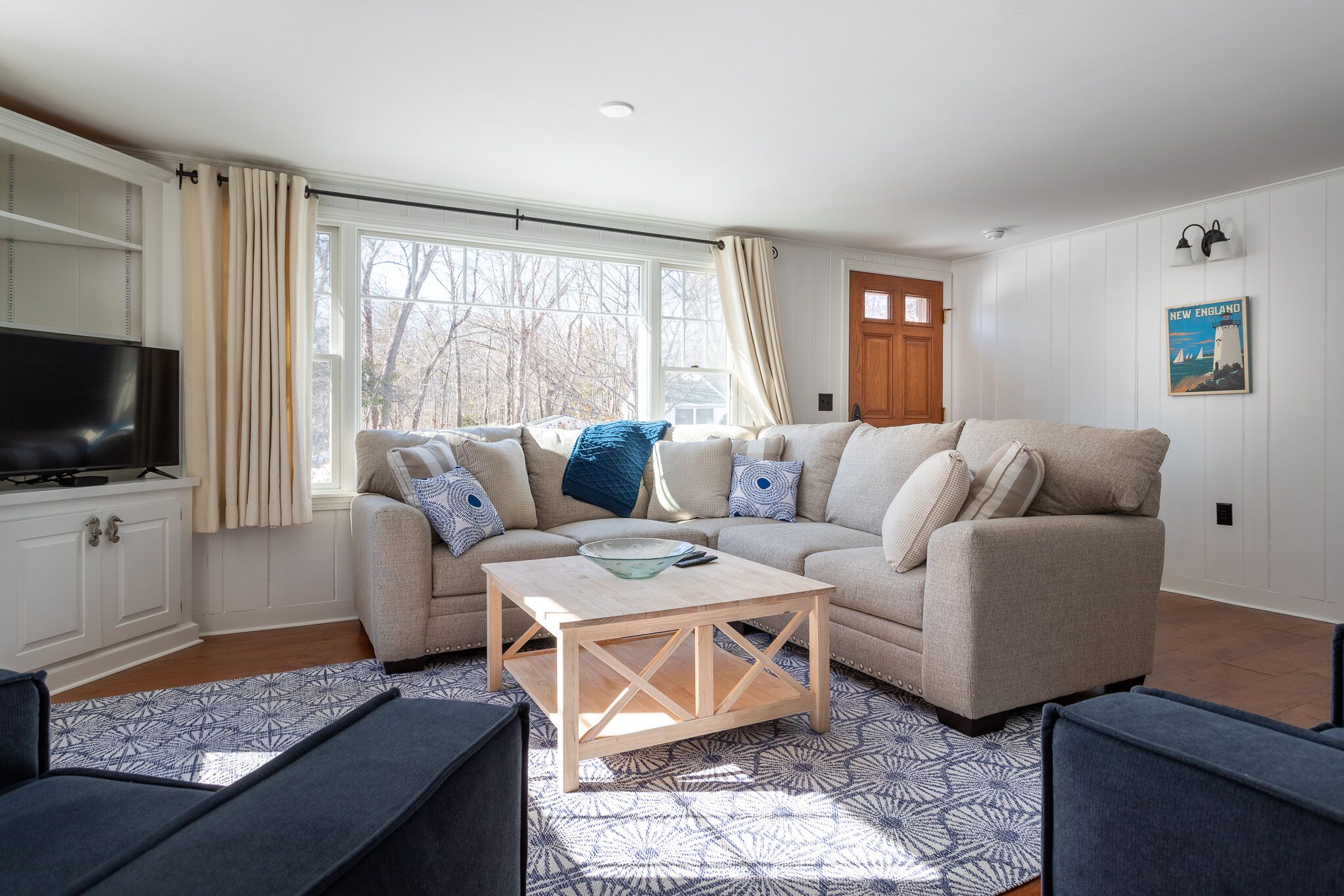 A Cozy Beach Bungalow Only A Two-Minute Walk to the Ocean