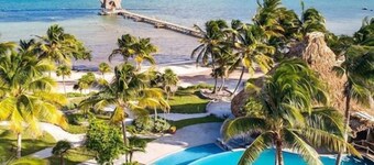 Seasonal Offer Beachfront Villa with Staff by ALOM Estates