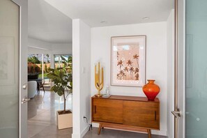 Interior - Mid - Century Retreat (Palm Springs)
