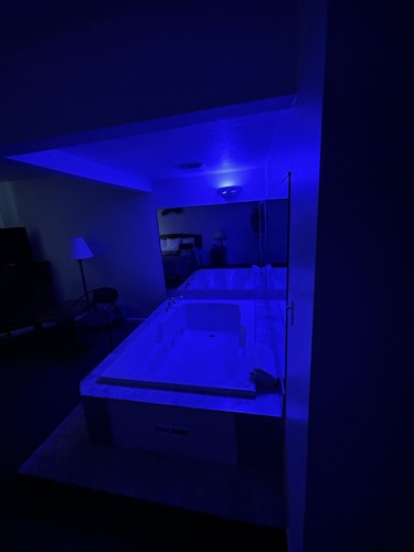 VIBE INN - WHIRLPOOL SUITES