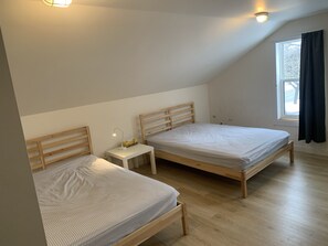 3 quartos, ferros/tábuas de passar roupa, Wi-Fi de cortesia