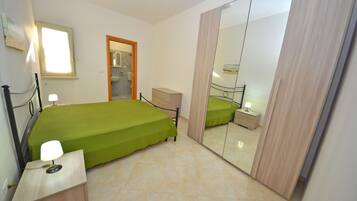 2 Schlafzimmer, Bügeleisen/Bügelbrett, Reisekinderbett, kostenloses WLAN