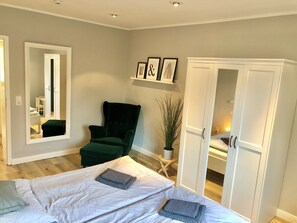 1 chambre, fer et planche à repasser, lit parapluie, Wi-Fi