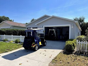 Property grounds - The Villages Lifestyle, Steps Away From Lake Sumter Square (The Villages)