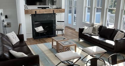 PHENOMENAL NEW HOME 7 BR 7.5 WALK TO E BEACH, EA BR PRIVATE BR & OUTDOOR SPACE