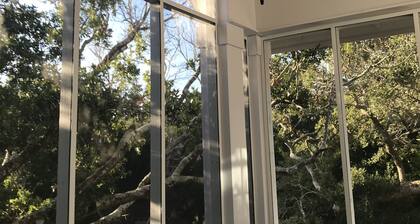 PHENOMENAL NEW HOME 7 BR 7.5 WALK TO E BEACH, EA BR PRIVATE BR & OUTDOOR SPACE