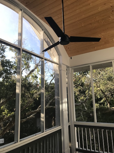 PHENOMENAL NEW HOME 7 BR 7.5 WALK TO E BEACH, EA BR PRIVATE BR & OUTDOOR SPACE