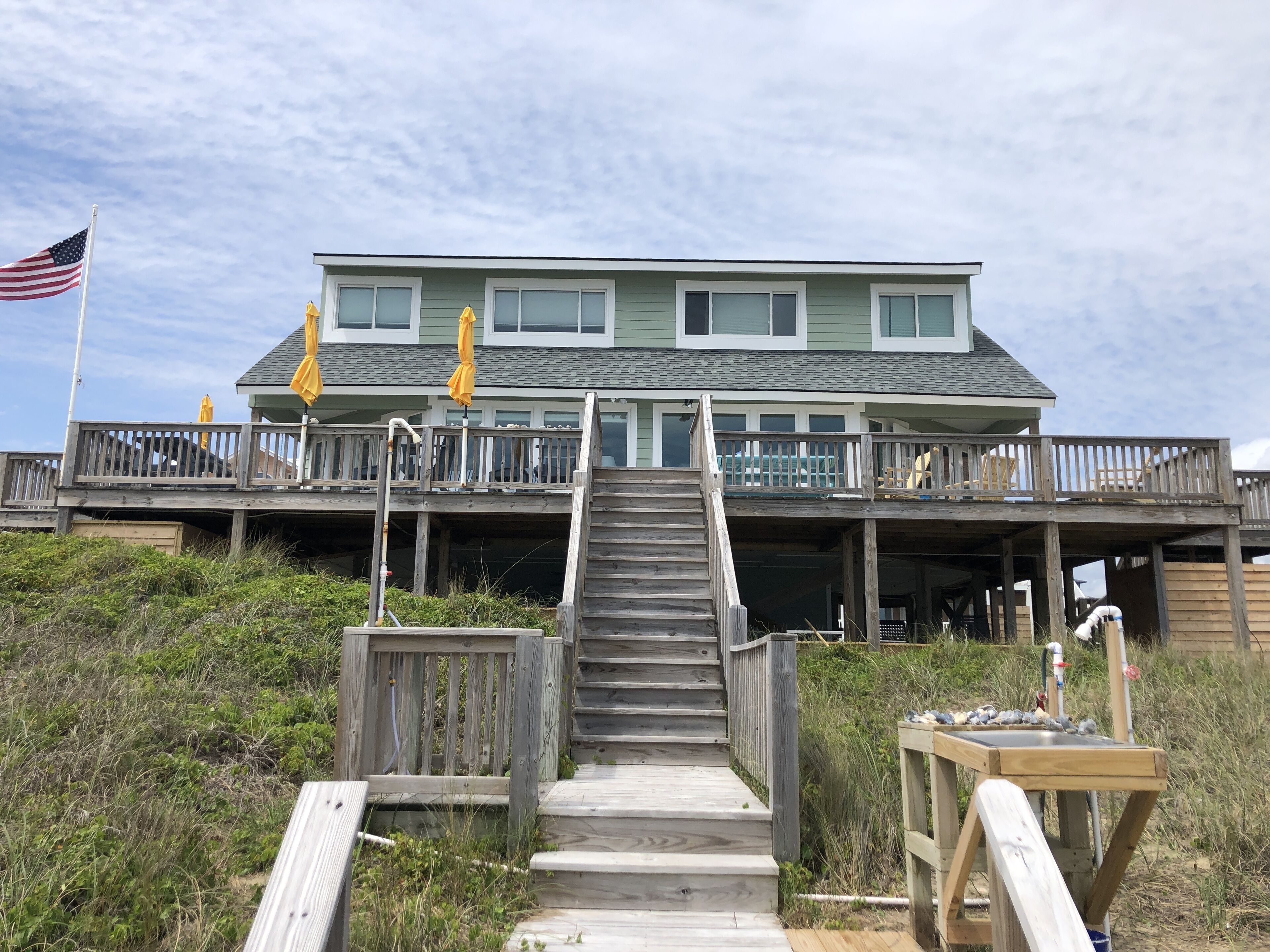 Remodeled Oceanfront Duplex in Quiet Ocean Oaks near the Point