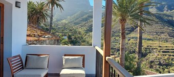 Casa Mercedes: sunset with panoramic views of the sea and the mountains.