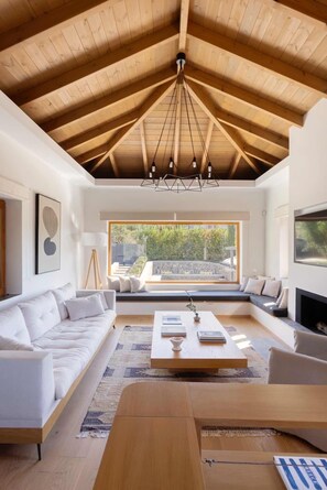 Téléviseur connecté, lecteur de DVD, chaßne audio