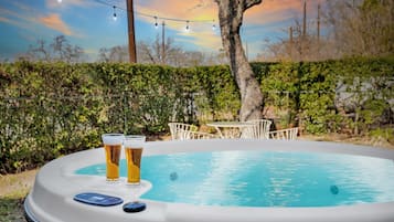 Baignoire à remous extérieure