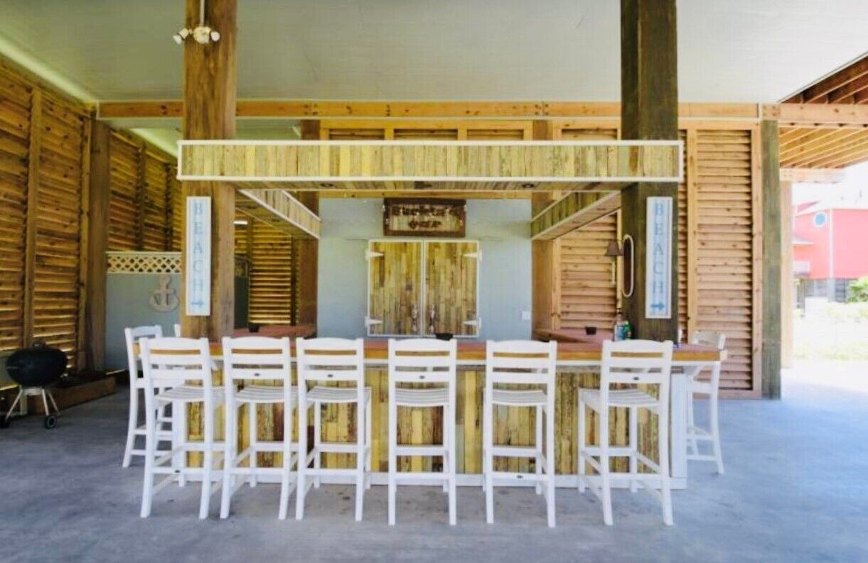 Bar (en la propiedad)