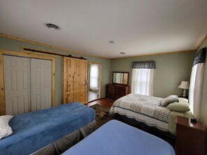 4 Schlafzimmer, Schreibtisch, kostenloses WLAN, Bettwäsche