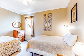 3 bedrooms, iron/ironing board, WiFi, bed sheets